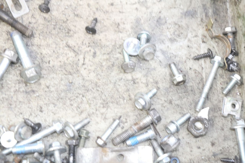 photo de ZAK SCHROEVEN EN BEVESTIGINGSMATERIAAL JM MOTORS MIA 50 (2017 - 2020) - Zoom op gebruiksstaat