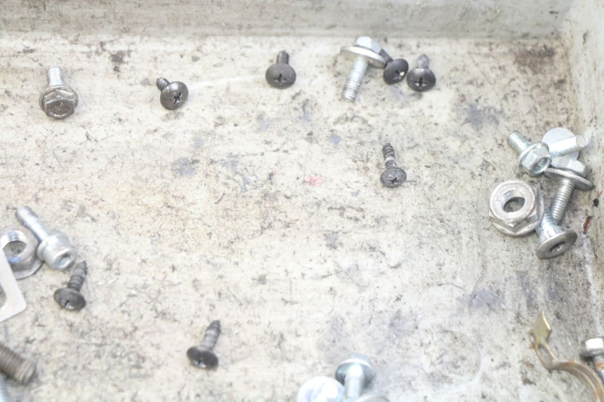 photo de ZAK SCHROEVEN EN BEVESTIGINGSMATERIAAL JM MOTORS MIA 50 (2017 - 2020) - Andere kijkhoek