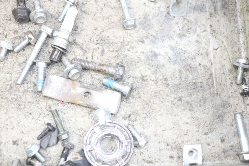 photo de ZAK SCHROEVEN EN BEVESTIGINGSMATERIAAL JM MOTORS MIA 50 (2017 - 2020) - Technische close-up