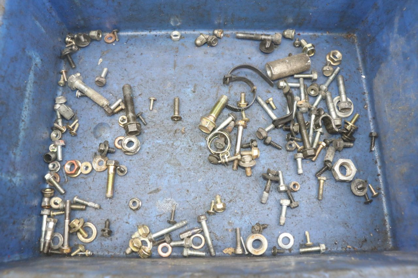 photo de ZAK SCHROEVEN EN BEVESTIGINGSMATERIAAL SYM MIO 50 (2011 - 2017) - Hoofdaanzicht