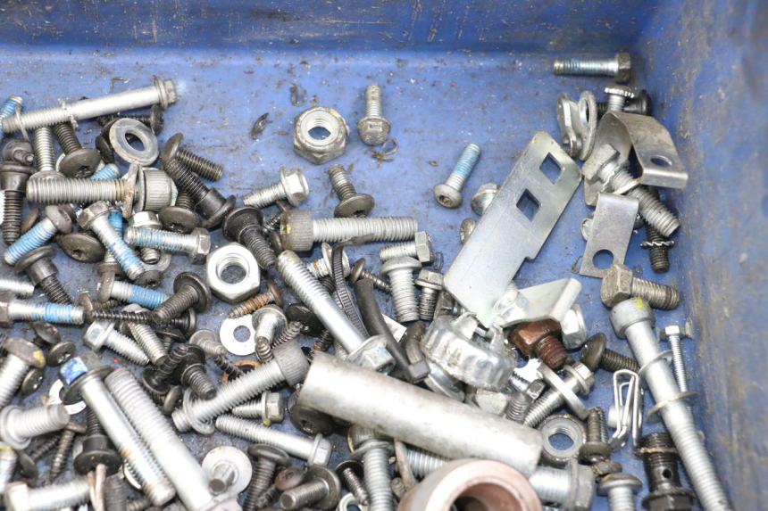 photo de ZAK SCHROEVEN EN BEVESTIGINGSMATERIAAL PIAGGIO MP3 HPE 350 (2018 - 2020) - Zoom op gebruiksstaat