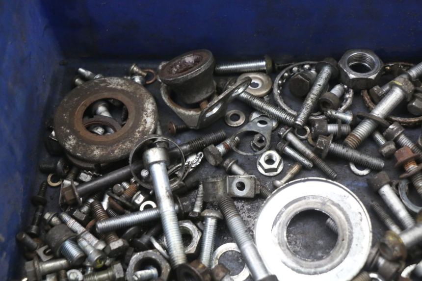 photo de ZAK SCHROEVEN EN BEVESTIGINGSMATERIAAL PIAGGIO MP3 LT 400 (2007 - 2012) - Andere kijkhoek