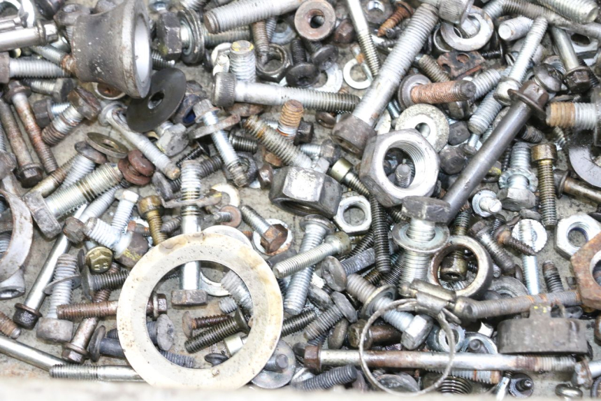 photo de ZAK SCHROEVEN EN BEVESTIGINGSMATERIAAL PIAGGIO MP3 LT 400 (2007 - 2012) - Andere kijkhoek