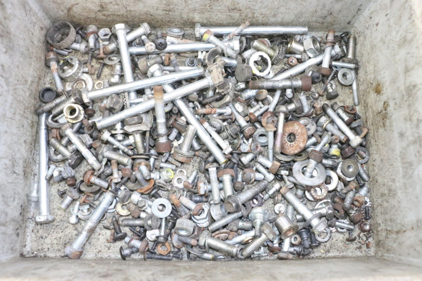 photo de ZAK SCHROEVEN EN BEVESTIGINGSMATERIAAL PIAGGIO MP3 LT 400 (2007 - 2012) - Hoofdaanzicht