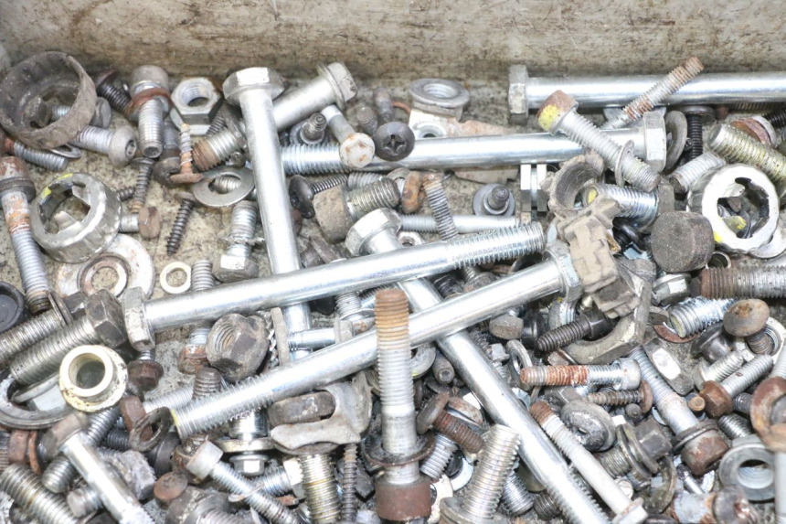 photo de ZAK SCHROEVEN EN BEVESTIGINGSMATERIAAL PIAGGIO MP3 LT 400 (2007 - 2012) - Zoom op gebruiksstaat