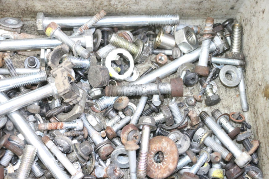 photo de ZAK SCHROEVEN EN BEVESTIGINGSMATERIAAL PIAGGIO MP3 LT 400 (2007 - 2012) - Technische close-up