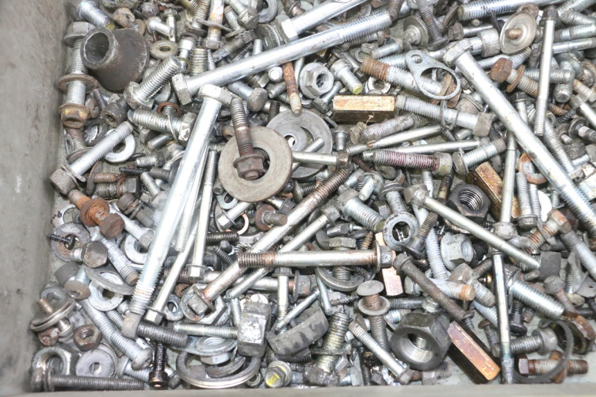 photo de ZAK SCHROEVEN EN BEVESTIGINGSMATERIAAL PIAGGIO MP3 LT 400 (2007 - 2012) - Zoom op gebruiksstaat