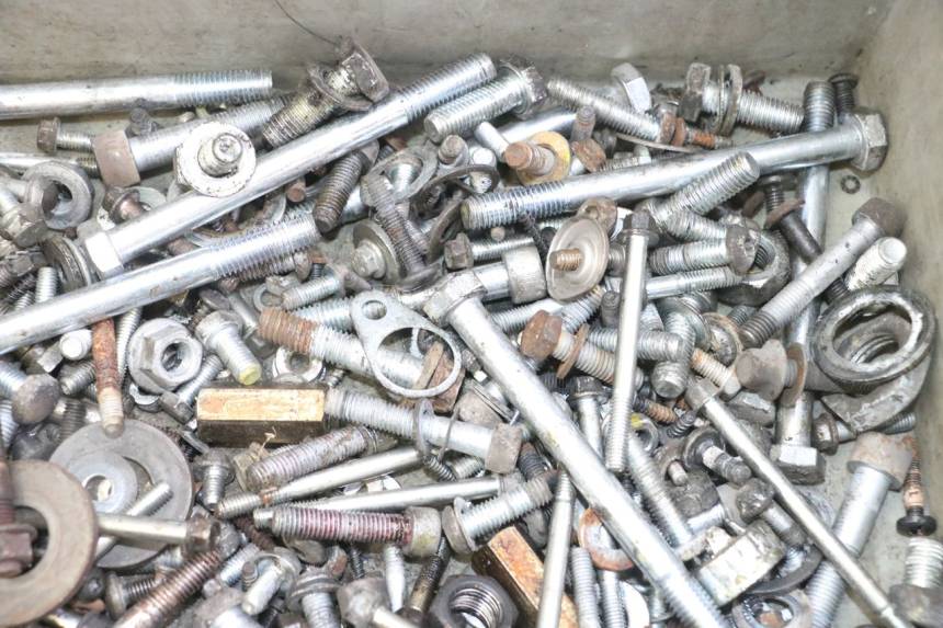 photo de ZAK SCHROEVEN EN BEVESTIGINGSMATERIAAL PIAGGIO MP3 LT 400 (2007 - 2012) - Andere kijkhoek