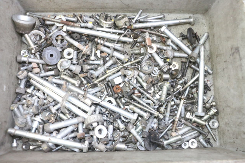 photo de ZAK SCHROEVEN EN BEVESTIGINGSMATERIAAL PIAGGIO MP3 LT 300 (2010 - 2016) - Hoofdaanzicht