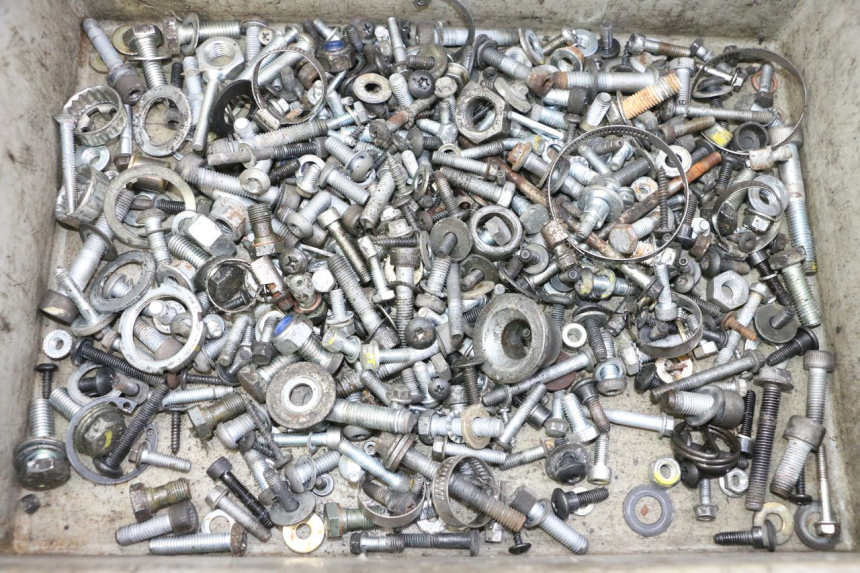 photo de ZAK SCHROEVEN EN BEVESTIGINGSMATERIAAL PIAGGIO MP3 LT 300 (2010 - 2016) - Hoofdaanzicht