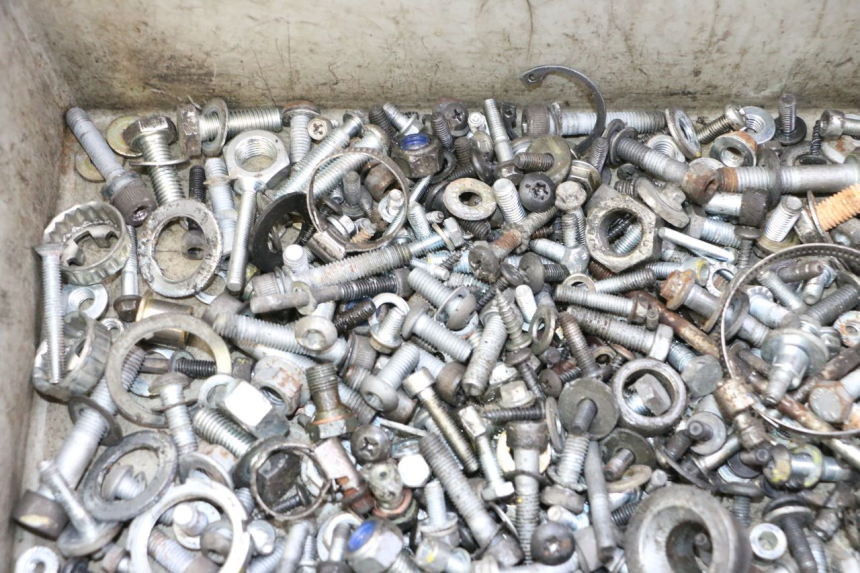 photo de ZAK SCHROEVEN EN BEVESTIGINGSMATERIAAL PIAGGIO MP3 LT 300 (2010 - 2016) - Andere kijkhoek