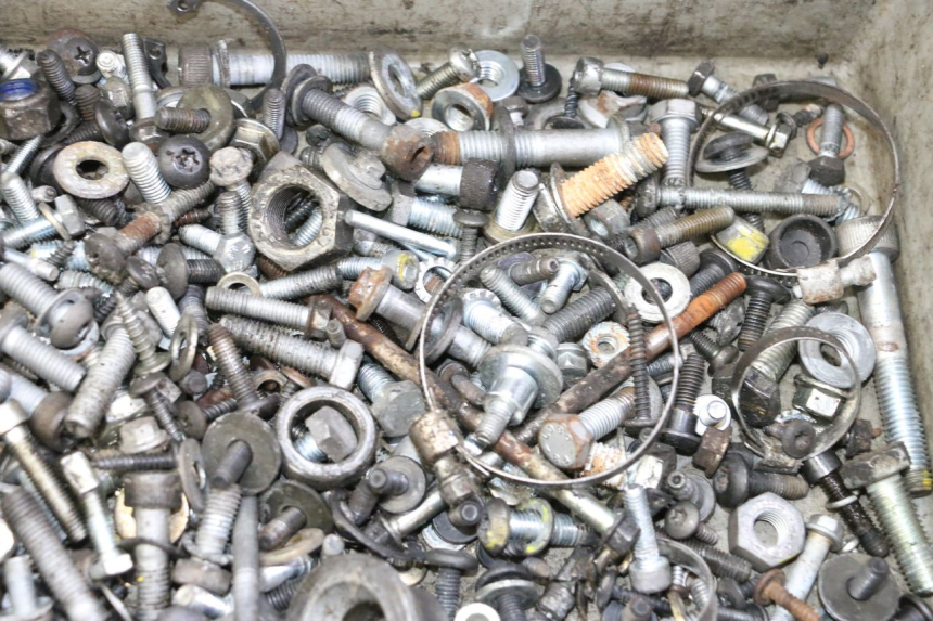 photo de ZAK SCHROEVEN EN BEVESTIGINGSMATERIAAL PIAGGIO MP3 LT 300 (2010 - 2016) - Technische close-up