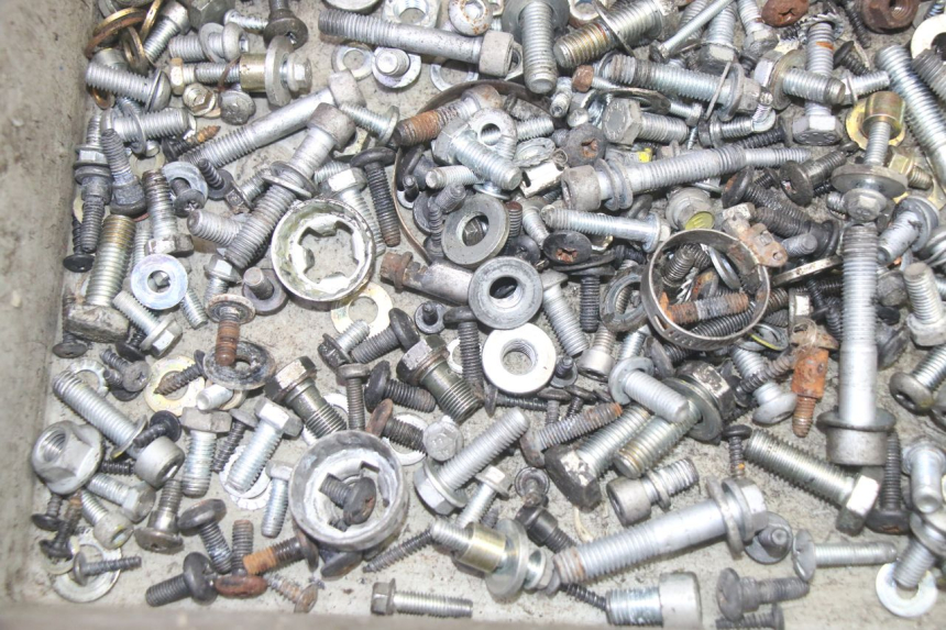 photo de ZAK SCHROEVEN EN BEVESTIGINGSMATERIAAL PIAGGIO MP3 LT 400 (2007 - 2012) - Andere kijkhoek