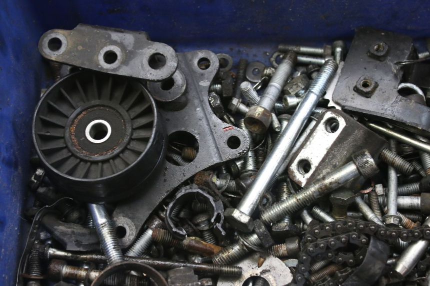 photo de ZAK SCHROEVEN EN BEVESTIGINGSMATERIAAL PIAGGIO MP3 RL 250 (2006 - 2010) - Technische close-up