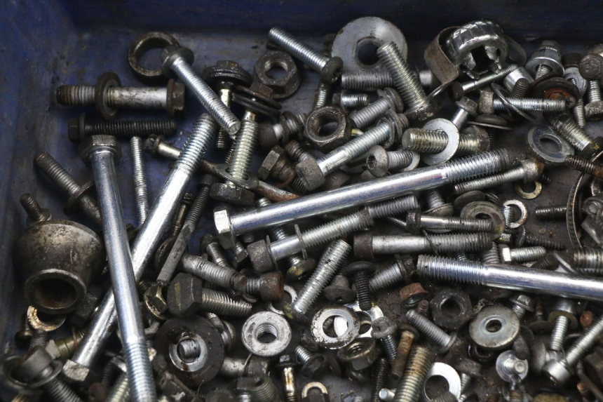 photo de ZAK SCHROEVEN EN BEVESTIGINGSMATERIAAL PIAGGIO MP3 125 (2006 - 2014) - Detail van het onderdeel