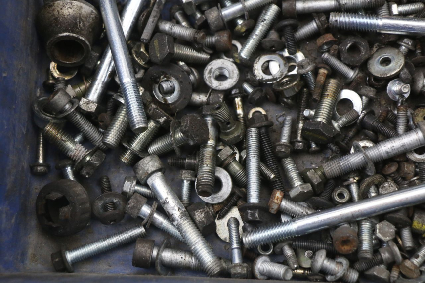 photo de ZAK SCHROEVEN EN BEVESTIGINGSMATERIAAL PIAGGIO MP3 125 (2006 - 2014) - Andere kijkhoek