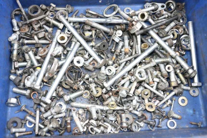 photo de ZAK SCHROEVEN EN BEVESTIGINGSMATERIAAL PIAGGIO MP3 500 (2011 - 2015) - Detail van het onderdeel