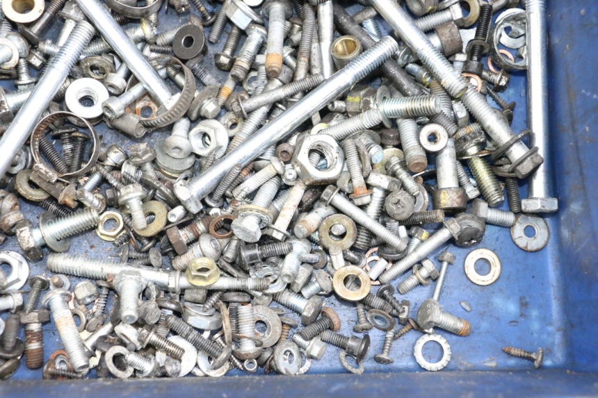 photo de ZAK SCHROEVEN EN BEVESTIGINGSMATERIAAL PIAGGIO MP3 500 (2011 - 2015) - Zoom op gebruiksstaat