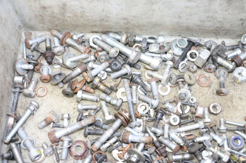 photo de ZAK SCHROEVEN EN BEVESTIGINGSMATERIAAL PIAGGIO MP3 RL 250 (2006 - 2010) - Technische close-up