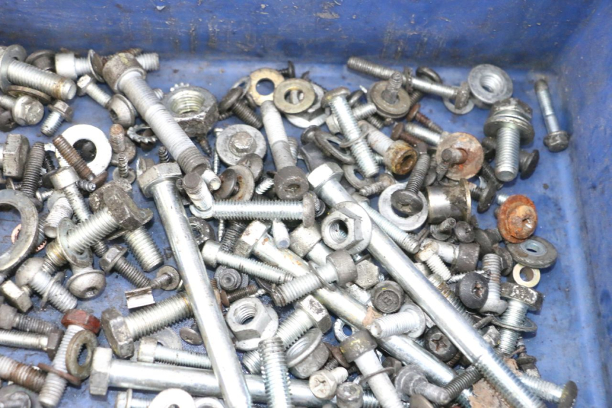 photo de ZAK SCHROEVEN EN BEVESTIGINGSMATERIAAL PIAGGIO MP3 125 (2006 - 2014) - Technische close-up