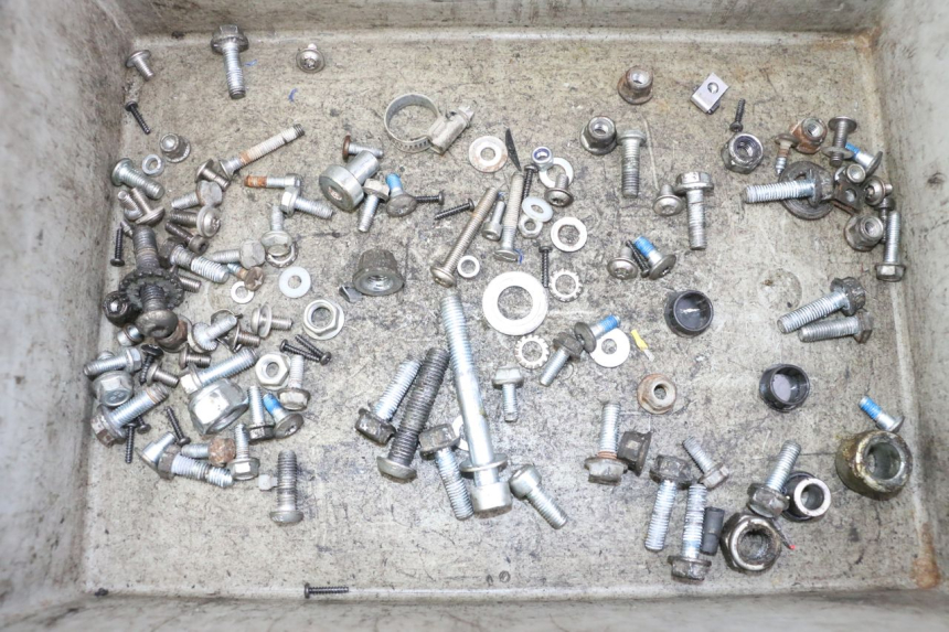 photo de ZAK SCHROEVEN EN BEVESTIGINGSMATERIAAL RIEJU MRT 50 (2018 - 2021) - Hoofdaanzicht