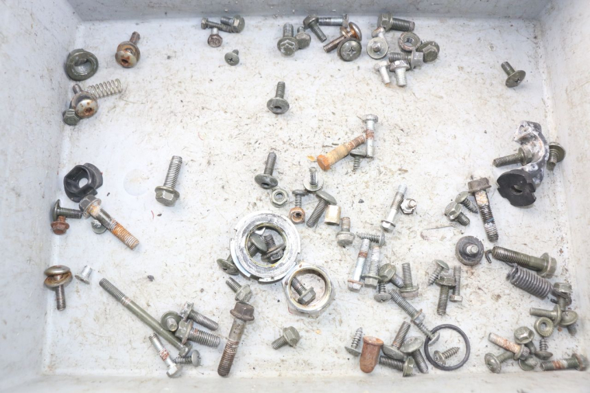 photo de ZAK SCHROEVEN EN BEVESTIGINGSMATERIAAL YAMASAKI MSX 50 (2013 - 2022) - Hoofdaanzicht