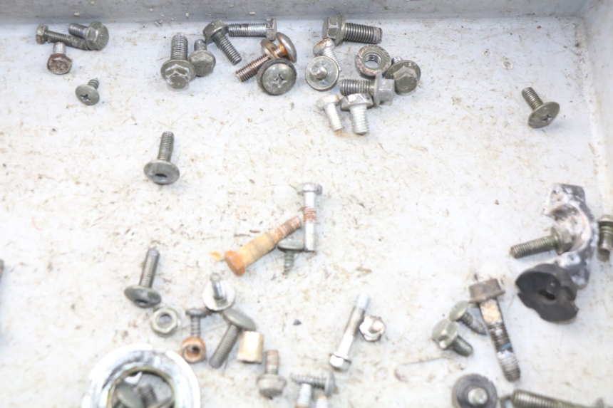 photo de ZAK SCHROEVEN EN BEVESTIGINGSMATERIAAL YAMASAKI MSX 50 (2013 - 2022) - Technische close-up