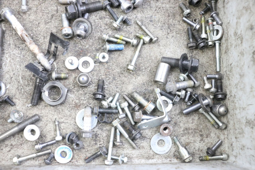 photo de ZAK SCHROEVEN EN BEVESTIGINGSMATERIAAL YAMAHA MT-07 MT07 ABS 700 (2014 - 2017) - Zoom op gebruiksstaat