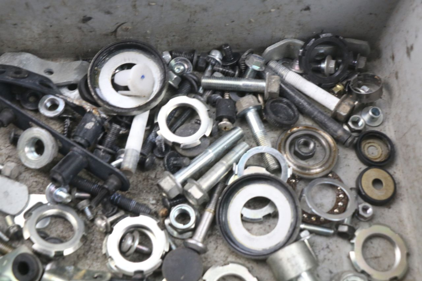 photo de ZAK SCHROEVEN EN BEVESTIGINGSMATERIAAL MBK MW TRYPTIK 125 (2017 - 2022) - Andere kijkhoek