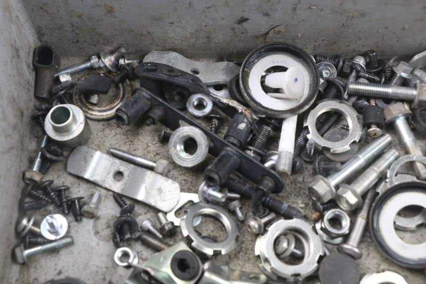 photo de ZAK SCHROEVEN EN BEVESTIGINGSMATERIAAL MBK MW TRYPTIK 125 (2017 - 2022) - Technische close-up