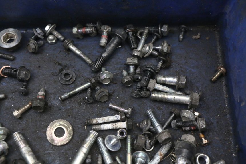 photo de ZAK SCHROEVEN EN BEVESTIGINGSMATERIAAL MBK MW TRYPTIK 125 (2014 - 2016) - Zoom op gebruiksstaat