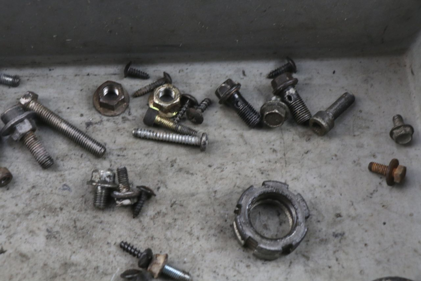 photo de ZAK SCHROEVEN EN BEVESTIGINGSMATERIAAL YAMAHA NEO'S NEOS 2T 50 (2007 - 2017) - Andere kijkhoek