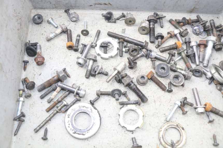 photo de ZAK SCHROEVEN EN BEVESTIGINGSMATERIAAL YAMAHA NEOS NEO'S 4T 50 (2008 - 2016) - Detail van het onderdeel