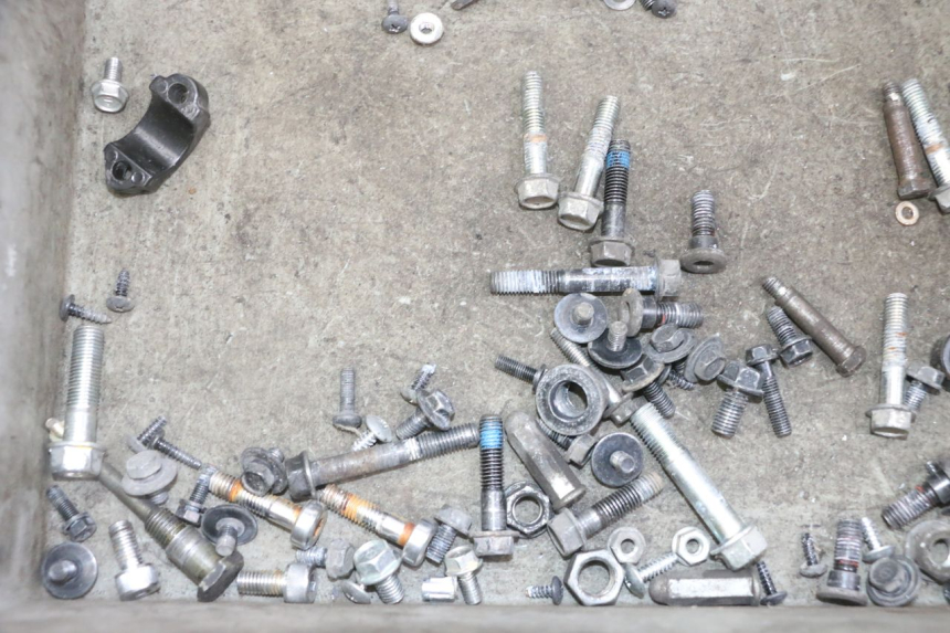 photo de ZAK SCHROEVEN EN BEVESTIGINGSMATERIAAL KYMCO LIKE 4T 50 (2019 - 2025) - Zoom op gebruiksstaat