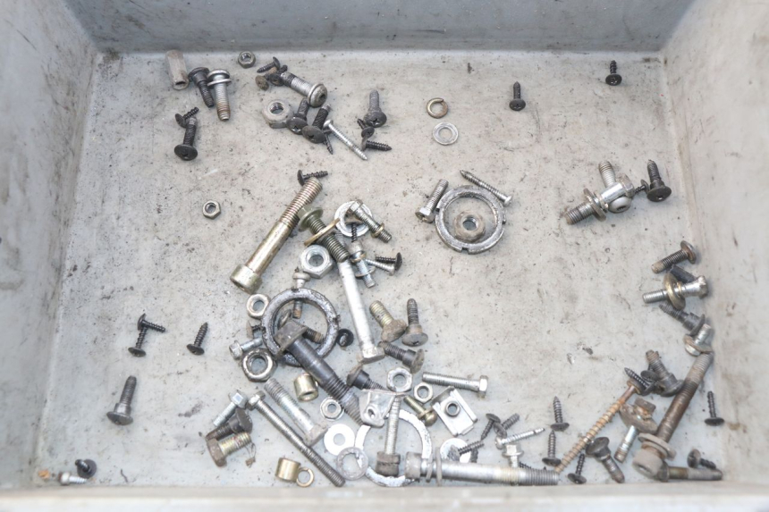 photo de ZAK SCHROEVEN EN BEVESTIGINGSMATERIAAL PIAGGIO NEW TYPHOON 50 (2010 - 2017) - Hoofdaanzicht