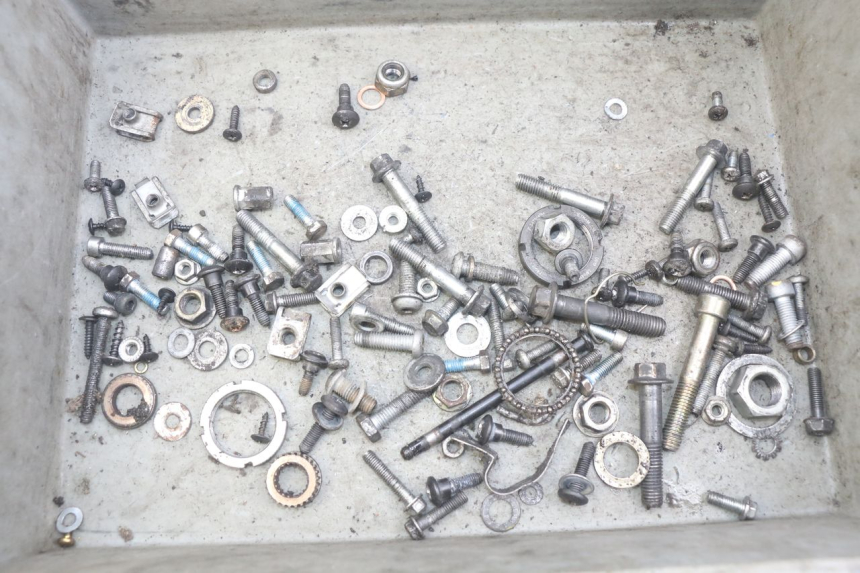 photo de ZAK SCHROEVEN EN BEVESTIGINGSMATERIAAL PIAGGIO NEW TYPHOON 50 (2018 - 2021) - Hoofdaanzicht