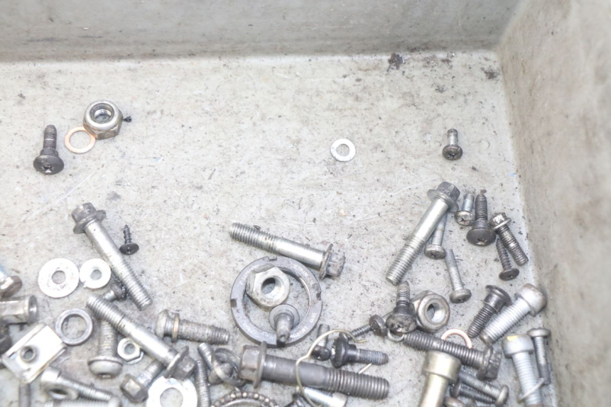 photo de ZAK SCHROEVEN EN BEVESTIGINGSMATERIAAL PIAGGIO NEW TYPHOON 50 (2018 - 2021) - Zoom op gebruiksstaat