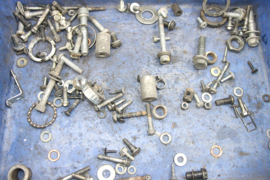 photo de ZAK SCHROEVEN EN BEVESTIGINGSMATERIAAL PIAGGIO NEW TYPHOON 50 (2018 - 2021) - Detail van het onderdeel