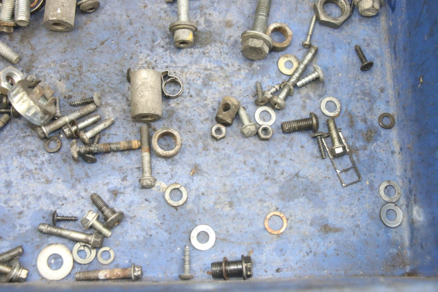 photo de ZAK SCHROEVEN EN BEVESTIGINGSMATERIAAL PIAGGIO NEW TYPHOON 50 (2018 - 2021) - Zoom op gebruiksstaat