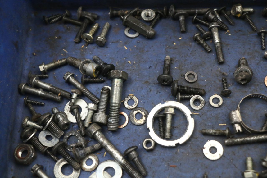 photo de ZAK SCHROEVEN EN BEVESTIGINGSMATERIAAL PIAGGIO NEW TYPHOON 50 (2018 - 2021) - Detail van het onderdeel