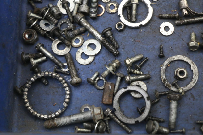 photo de ZAK SCHROEVEN EN BEVESTIGINGSMATERIAAL PIAGGIO NEW TYPHOON 50 (2018 - 2021) - Andere kijkhoek