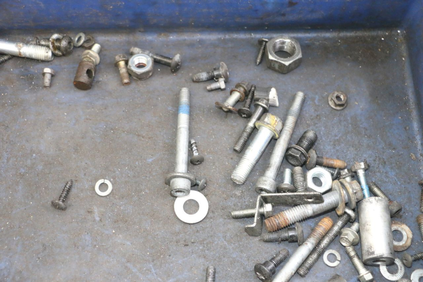 photo de ZAK SCHROEVEN EN BEVESTIGINGSMATERIAAL PIAGGIO NEW TYPHOON 50 (2018 - 2021) - Detail van het onderdeel