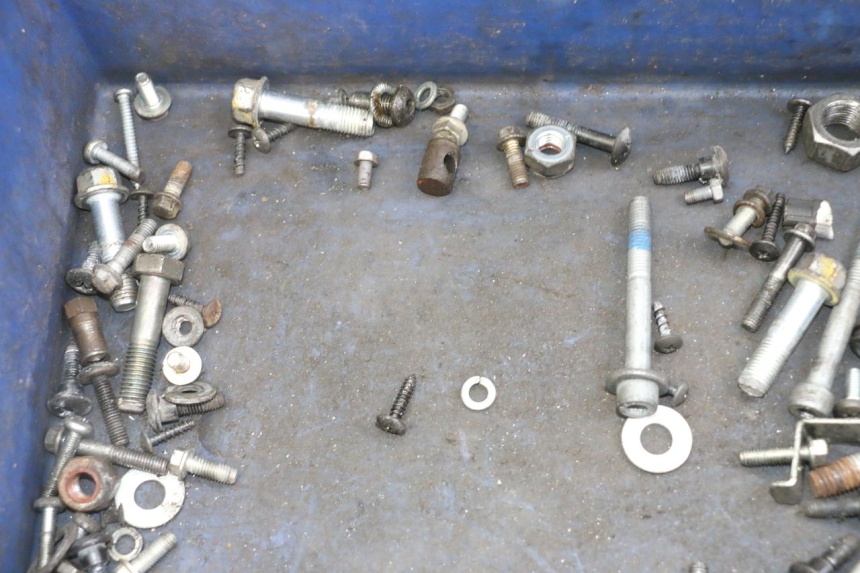 photo de ZAK SCHROEVEN EN BEVESTIGINGSMATERIAAL PIAGGIO NEW TYPHOON 50 (2018 - 2021) - Zoom op gebruiksstaat