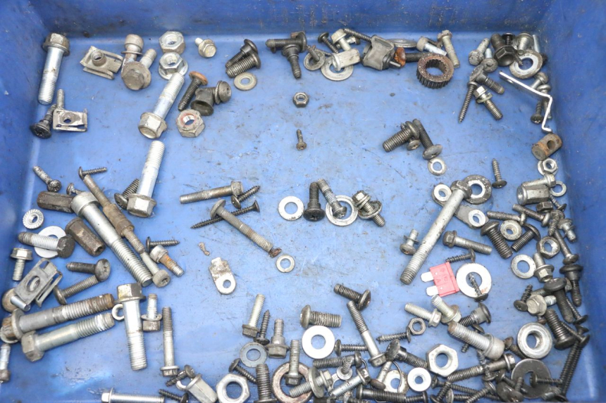 photo de ZAK SCHROEVEN EN BEVESTIGINGSMATERIAAL PIAGGIO NEW TYPHOON 50 (2018 - 2021) - Detail van het onderdeel