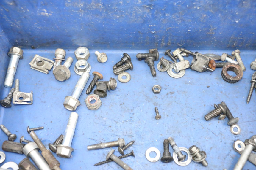 photo de ZAK SCHROEVEN EN BEVESTIGINGSMATERIAAL PIAGGIO NEW TYPHOON 50 (2018 - 2021) - Zoom op gebruiksstaat