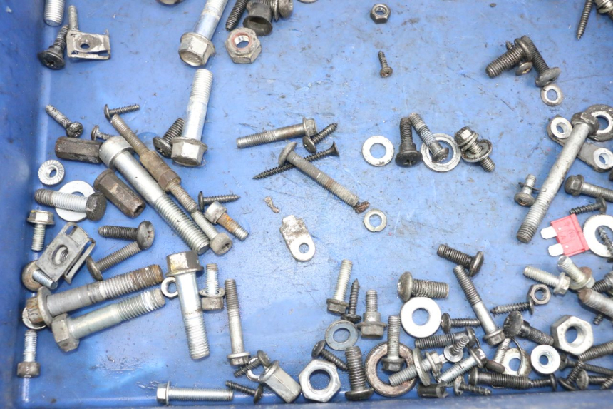 photo de ZAK SCHROEVEN EN BEVESTIGINGSMATERIAAL PIAGGIO NEW TYPHOON 50 (2018 - 2021) - Andere kijkhoek