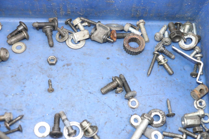 photo de ZAK SCHROEVEN EN BEVESTIGINGSMATERIAAL PIAGGIO NEW TYPHOON 50 (2018 - 2021) - Overzicht