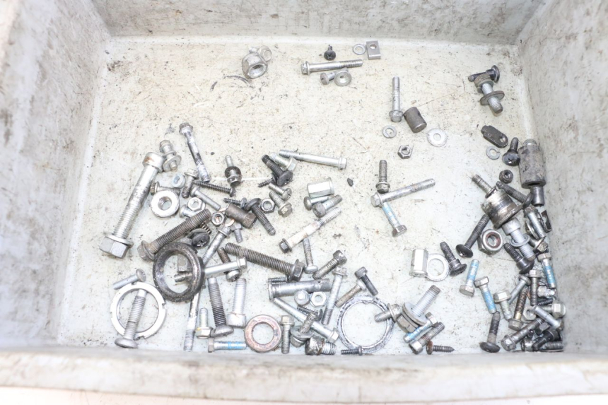 photo de ZAK SCHROEVEN EN BEVESTIGINGSMATERIAAL PIAGGIO NEW TYPHOON 50 (2018 - 2021) - Hoofdaanzicht