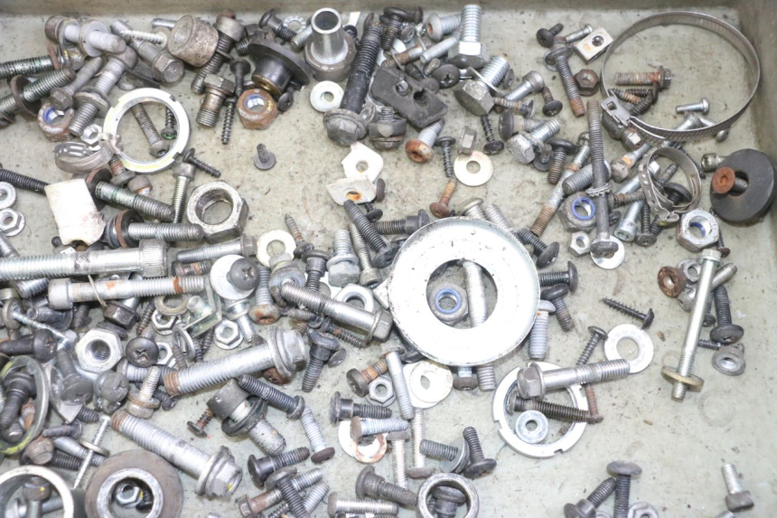 photo de ZAK SCHROEVEN EN BEVESTIGINGSMATERIAAL GILERA NEXUS 125 (2009 - 2013) - Detail van het onderdeel