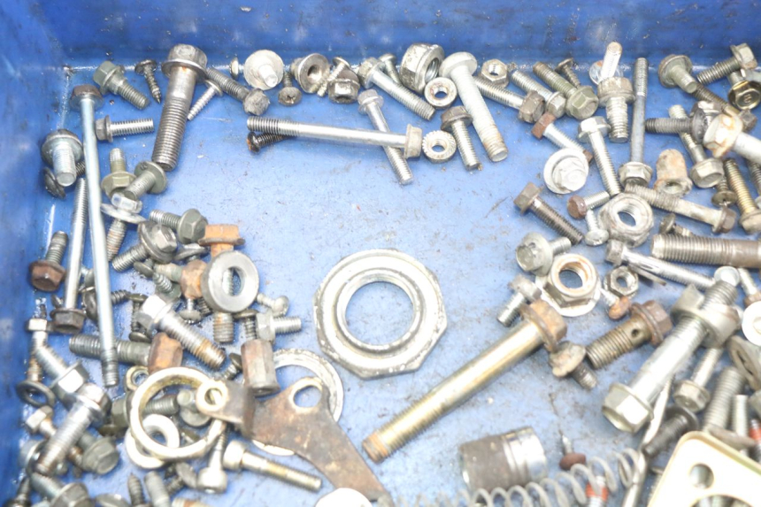 photo de ZAK SCHROEVEN EN BEVESTIGINGSMATERIAAL HONDA NHX LEAD 110 (2008 - 2010) - Andere kijkhoek